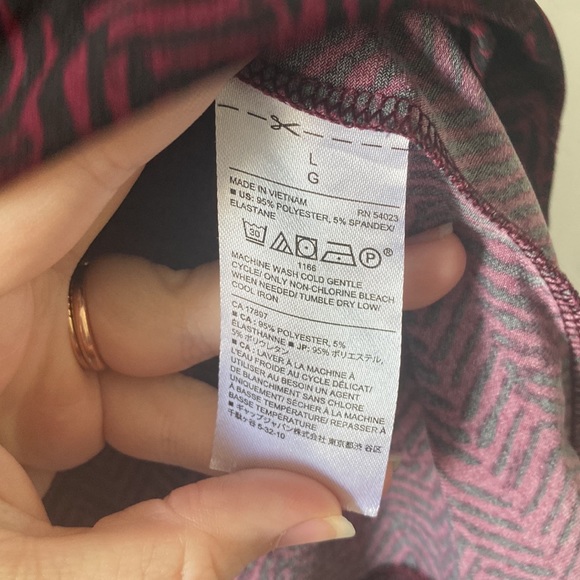 Banana Republic High Neck Blouse Color Burgundy - Picture 8 of 8